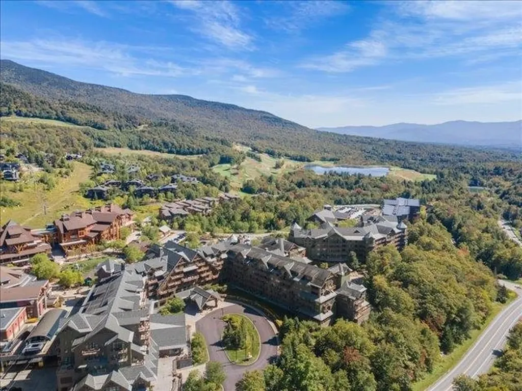 7412 Mountain Road Stowe VT 05672