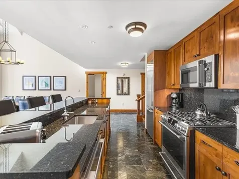 7412 Mountain Road Stowe VT 05672