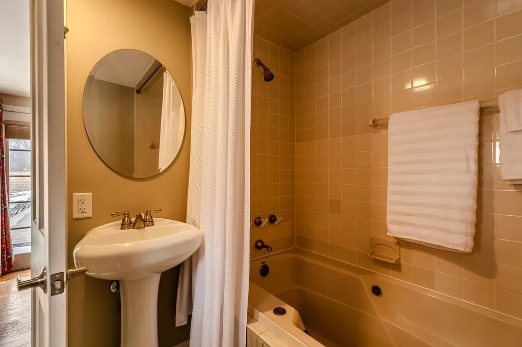 3637 Vermont Route 7a Arlington VT 05250