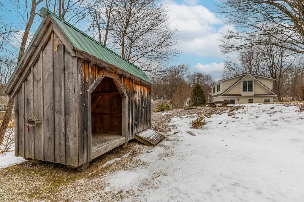 3637 Vermont Route 7a Arlington VT 05250