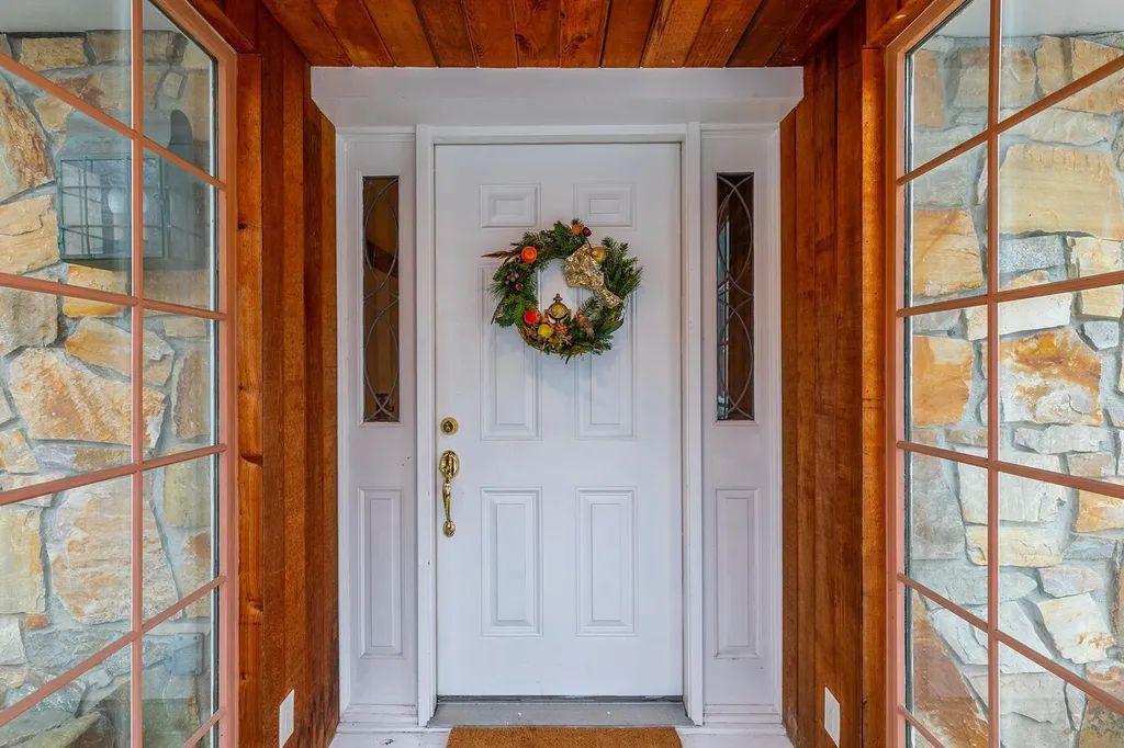 3637 Vermont Route 7a Arlington VT 05250