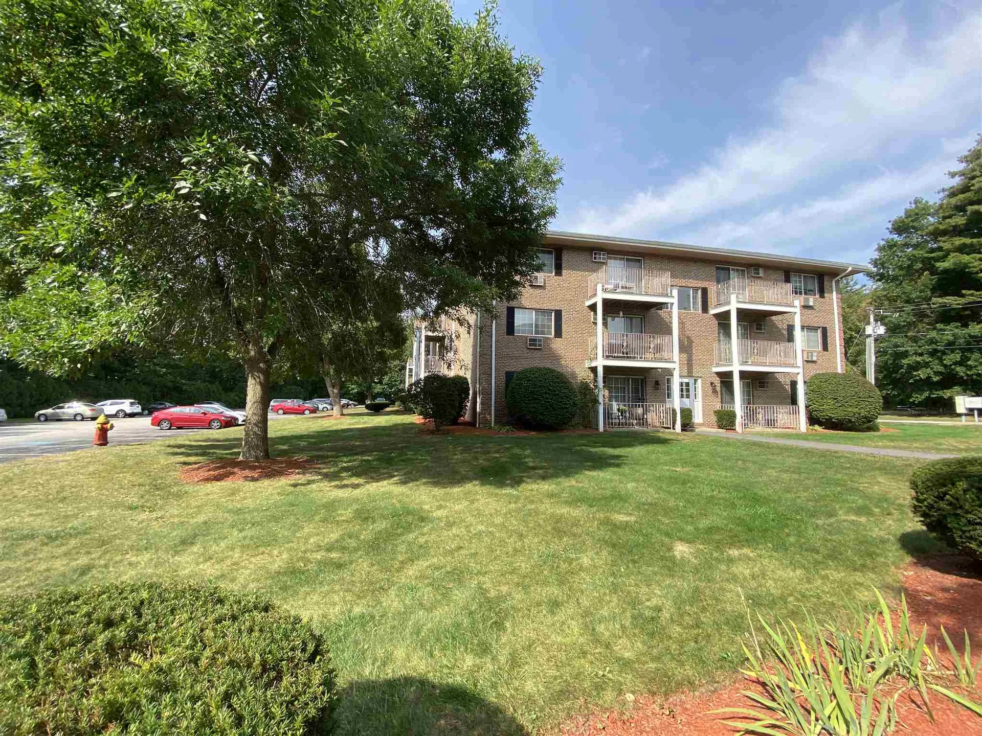 Manchester NH, 379 Huse Road, Unit 19