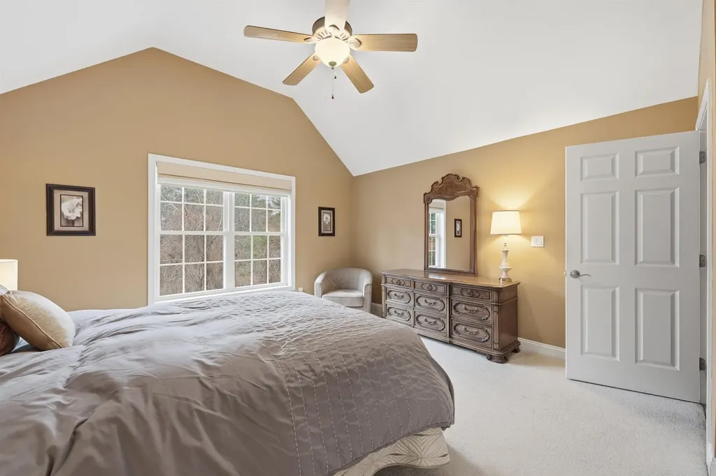 10 Dewberry Lane Hooksett NH 03106