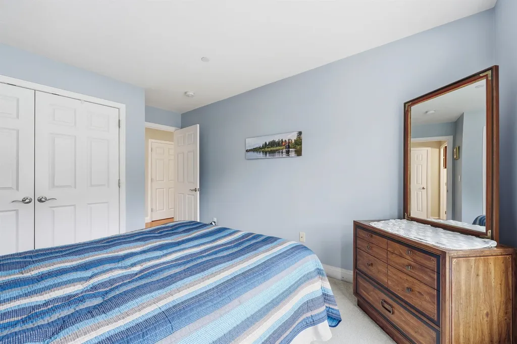 10 Dewberry Lane Hooksett NH 03106