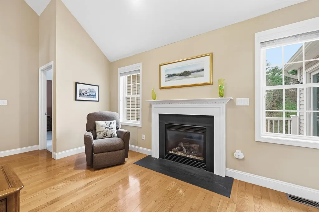 10 Dewberry Lane Hooksett NH 03106