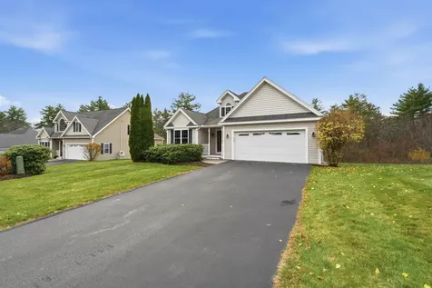 10 Dewberry Lane Hooksett NH 03106