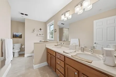 10 Dewberry Lane Hooksett NH 03106