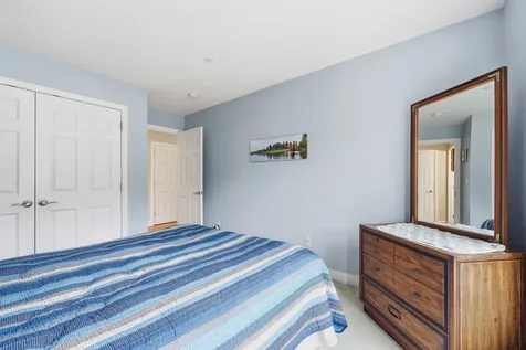 10 Dewberry Lane Hooksett NH 03106