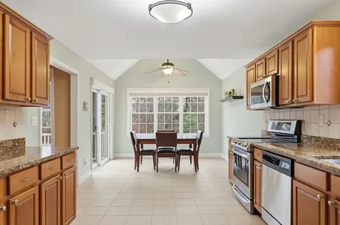 10 Dewberry Lane Hooksett NH 03106