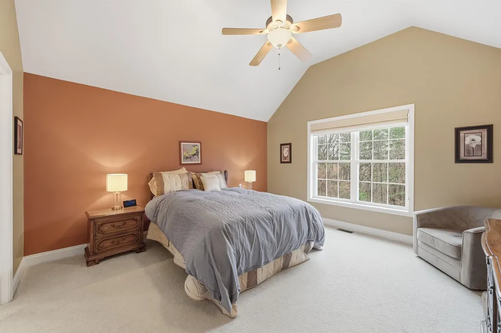 10 Dewberry Lane Hooksett NH 03106