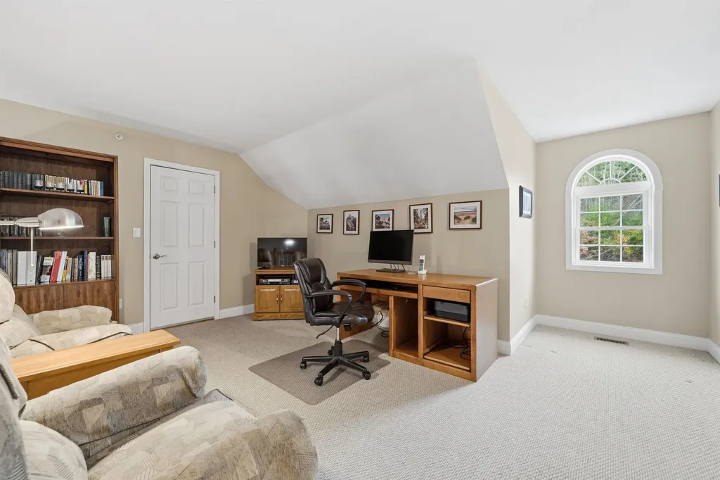 10 Dewberry Lane Hooksett NH 03106