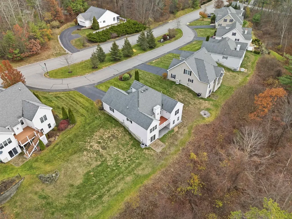 10 Dewberry Lane Hooksett NH 03106