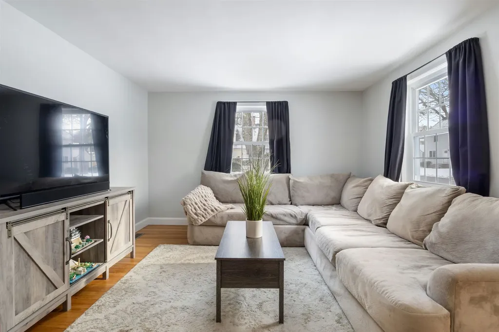 276 Salmon Street Manchester NH 03104