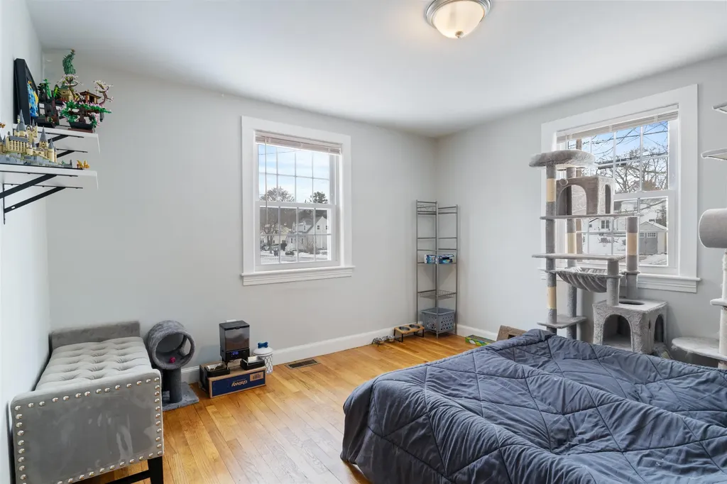 276 Salmon Street Manchester NH 03104