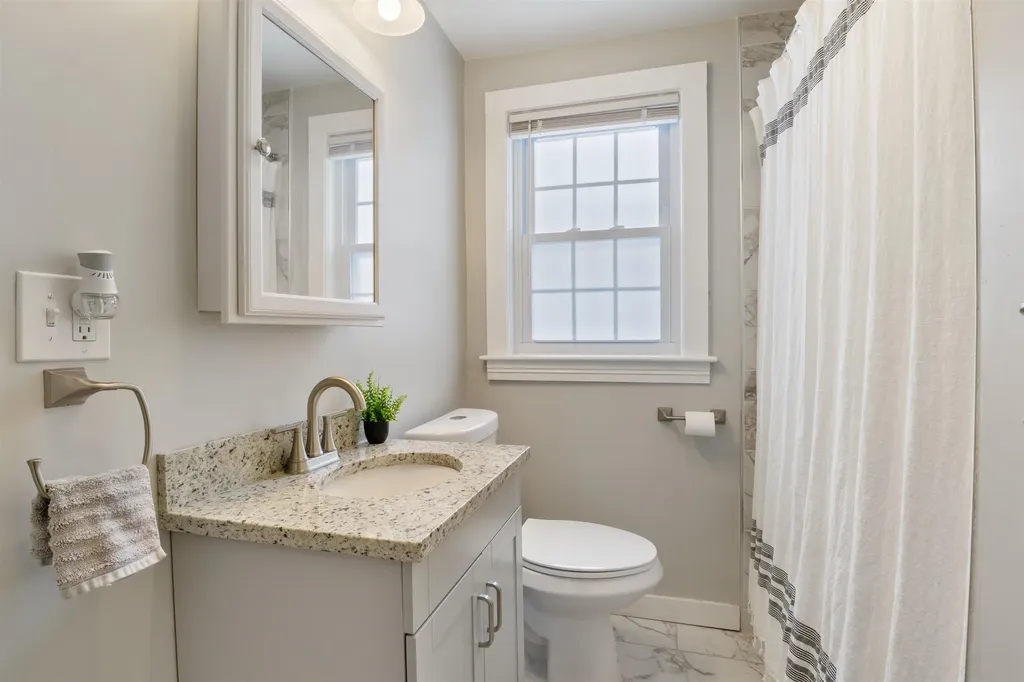 276 Salmon Street Manchester NH 03104