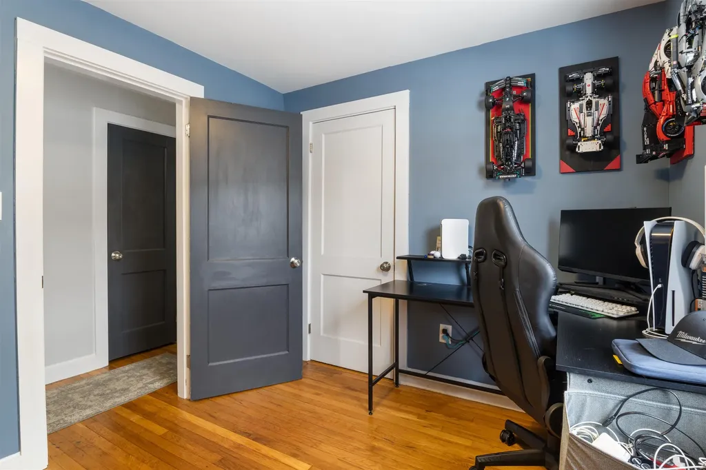 276 Salmon Street Manchester NH 03104