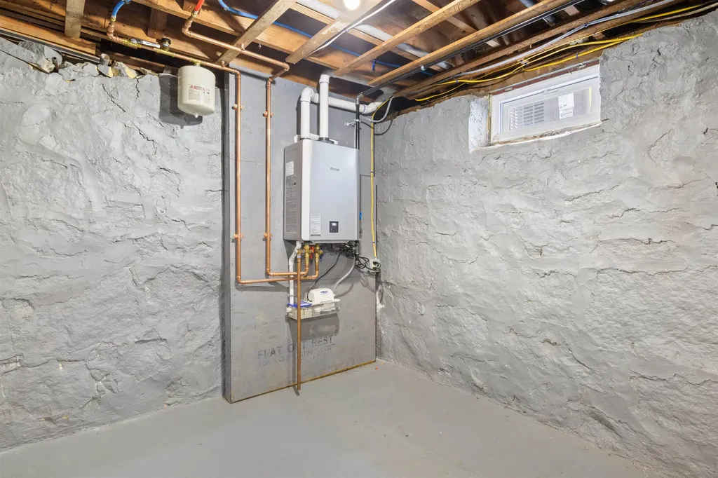 276 Salmon Street Manchester NH 03104