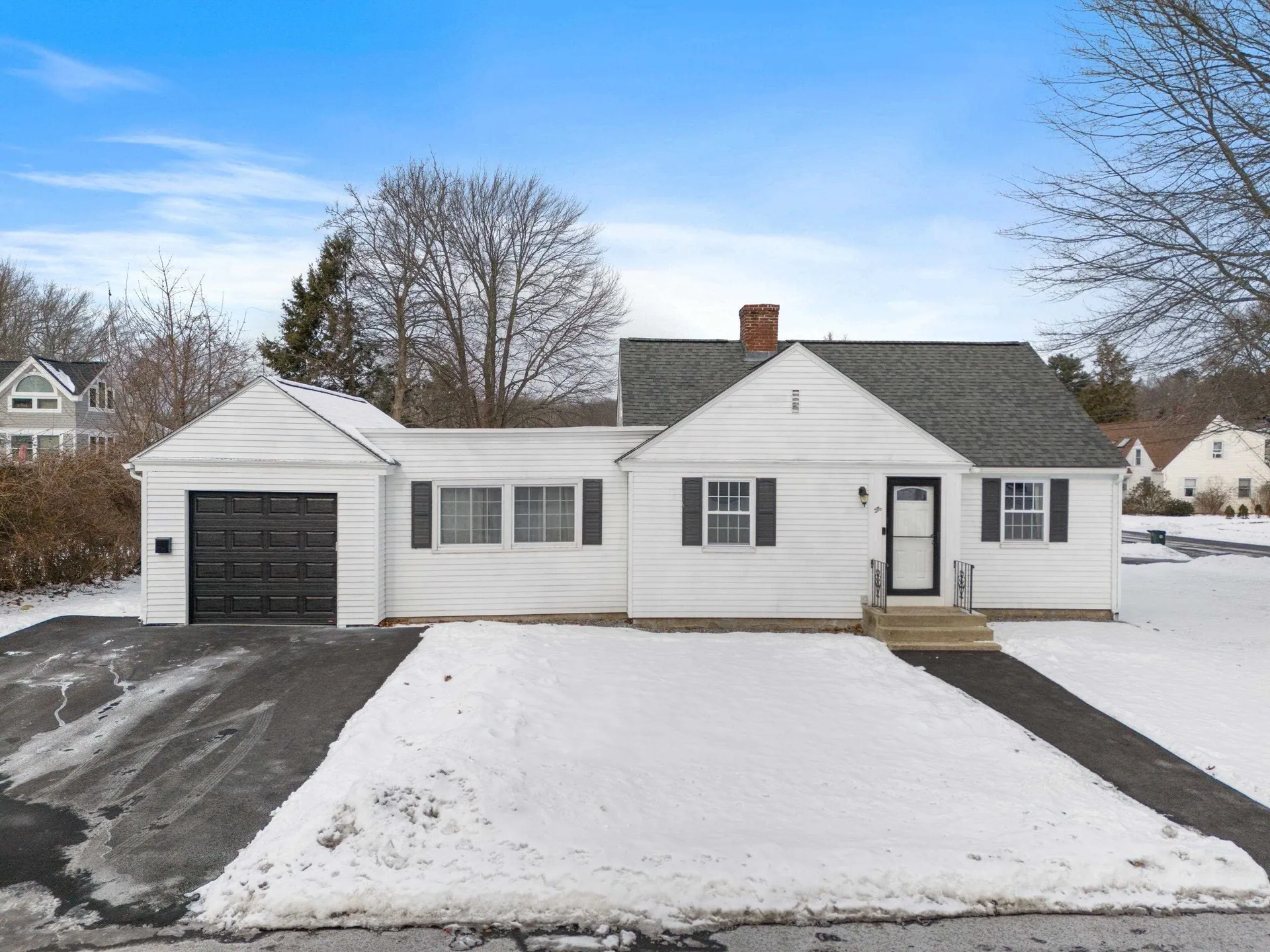 276 Salmon Street Manchester NH 03104