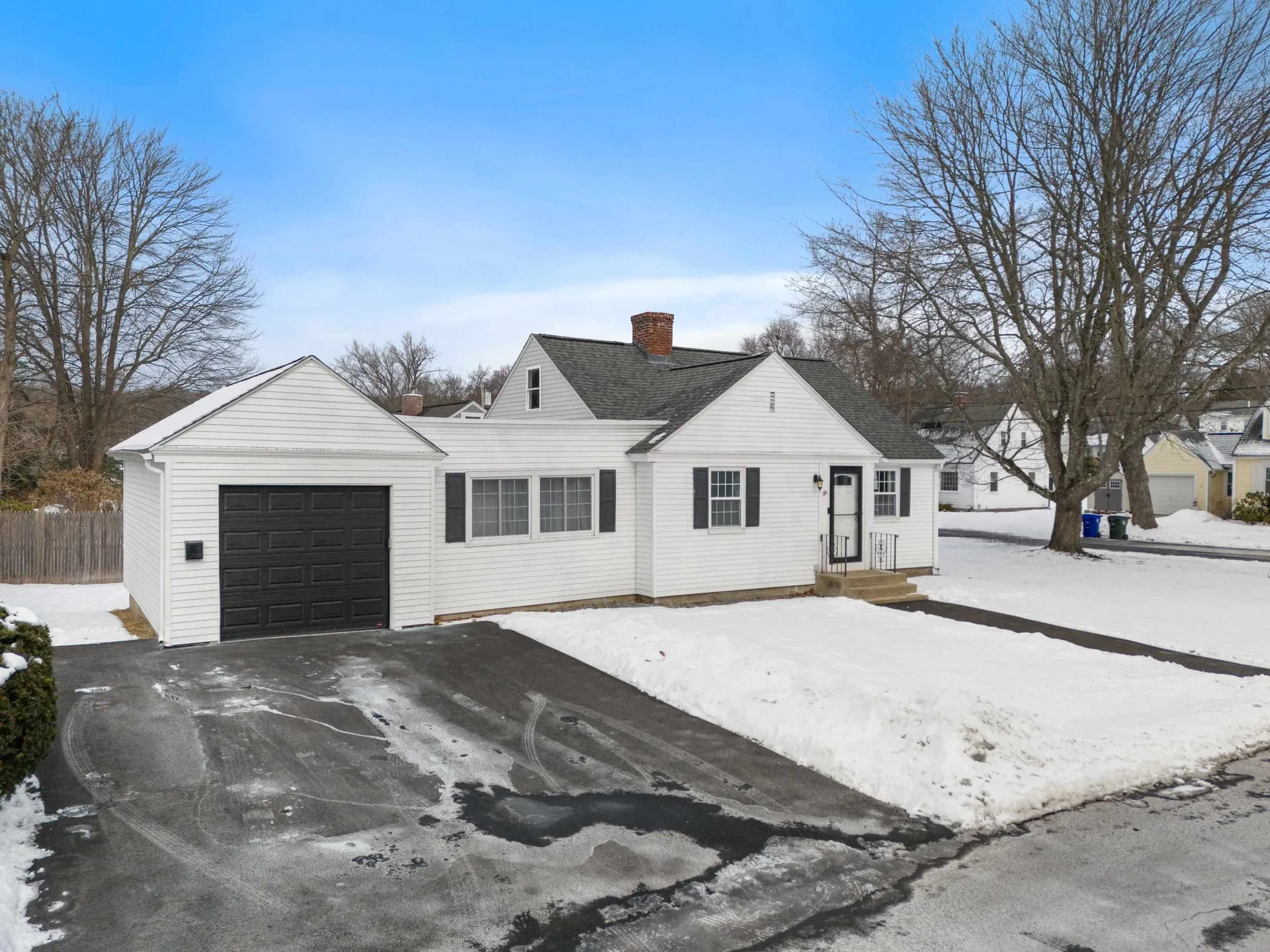 276 Salmon Street Manchester NH 03104