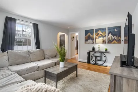 276 Salmon Street Manchester NH 03104