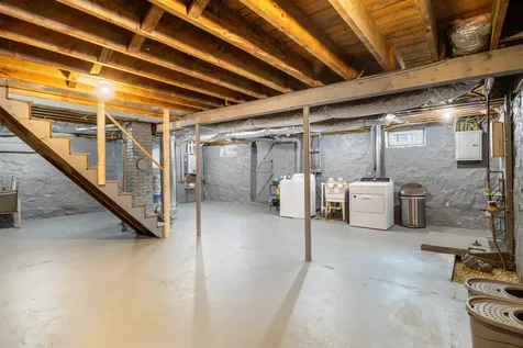 276 Salmon Street Manchester NH 03104