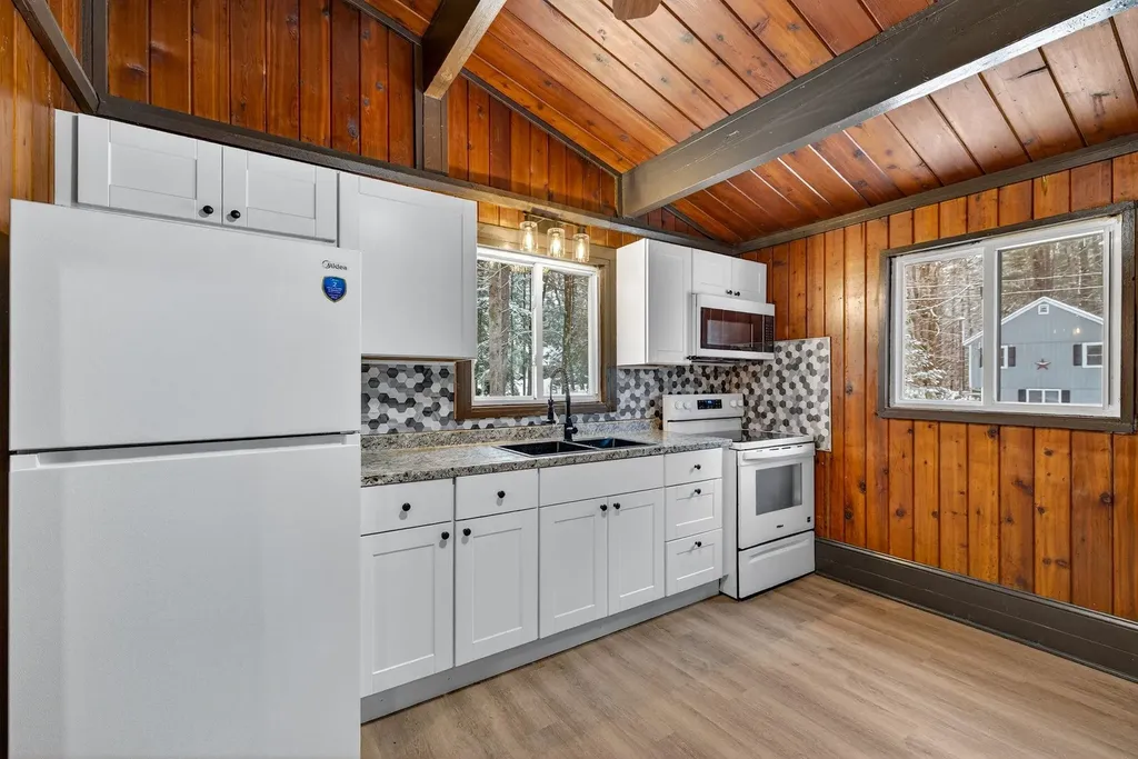 6 Birch Tree Lane Hillsborough NH 03244