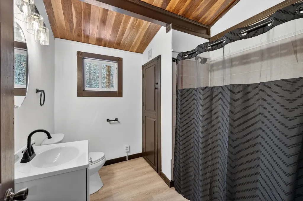 6 Birch Tree Lane Hillsborough NH 03244