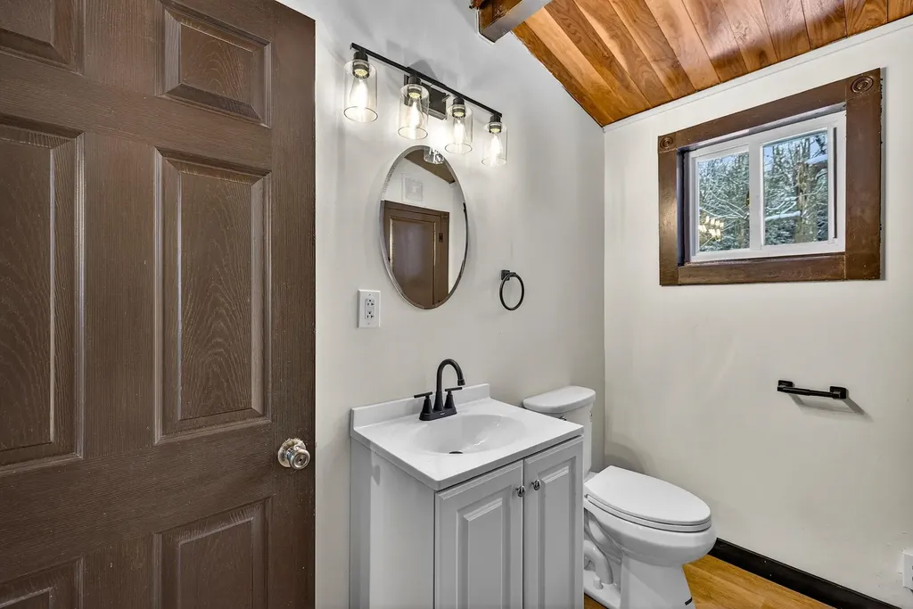 6 Birch Tree Lane Hillsborough NH 03244