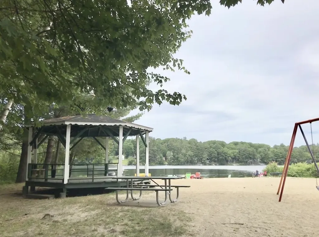 6 Birch Tree Lane Hillsborough NH 03244