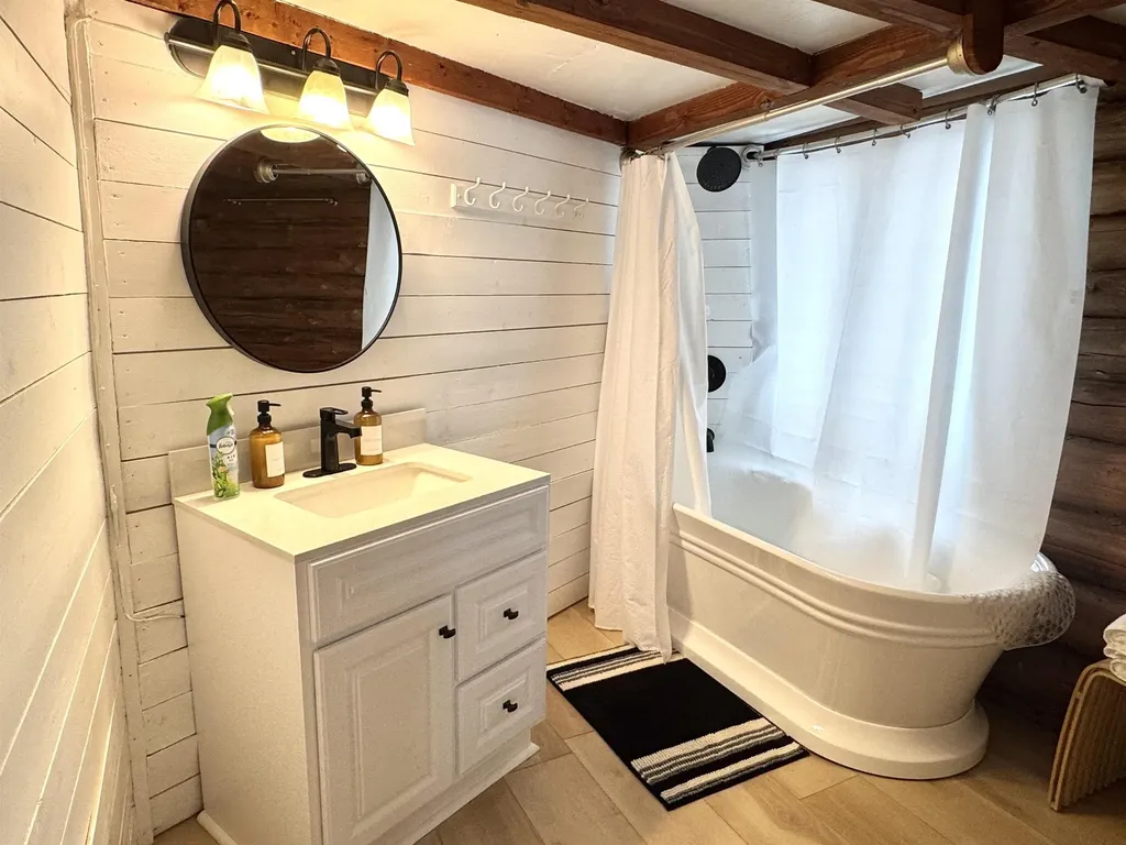 438 Old Bradley Road St. Johnsbury VT 05819