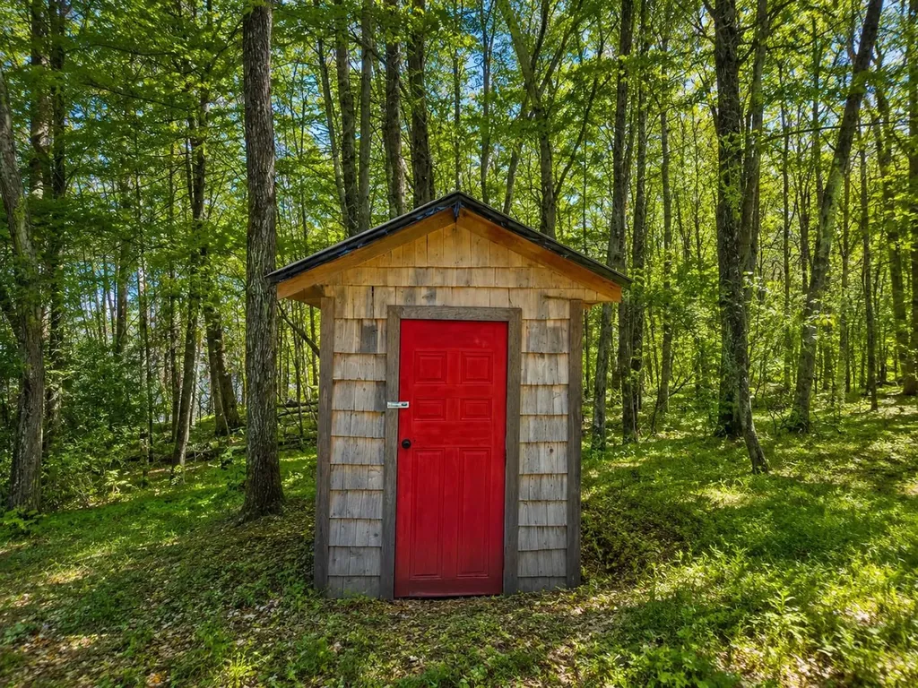 438 Old Bradley Road St. Johnsbury VT 05819