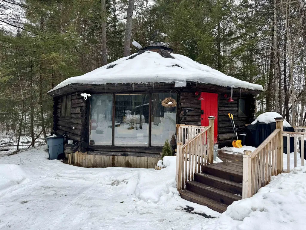 438 Old Bradley Road St. Johnsbury VT 05819