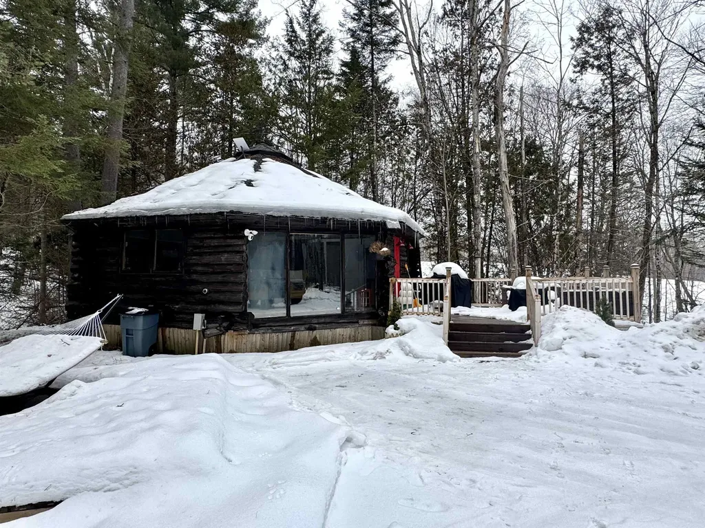 438 Old Bradley Road St. Johnsbury VT 05819