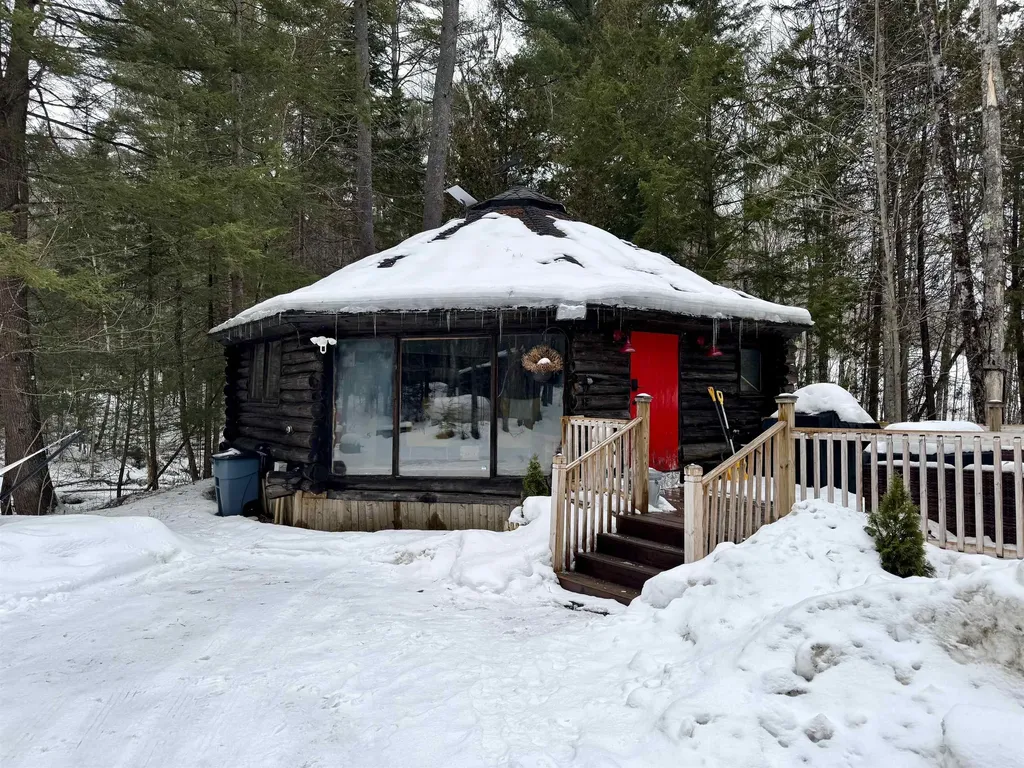 438 Old Bradley Road St. Johnsbury VT 05819