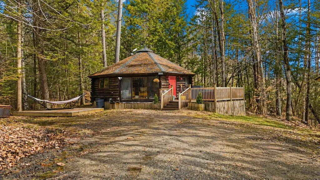 438 Old Bradley Road St. Johnsbury VT 05819