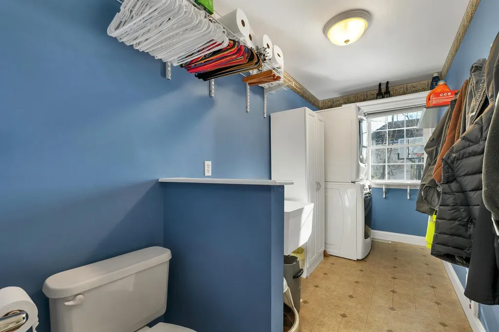 31 Longmeadow Drive Brentwood NH 03833