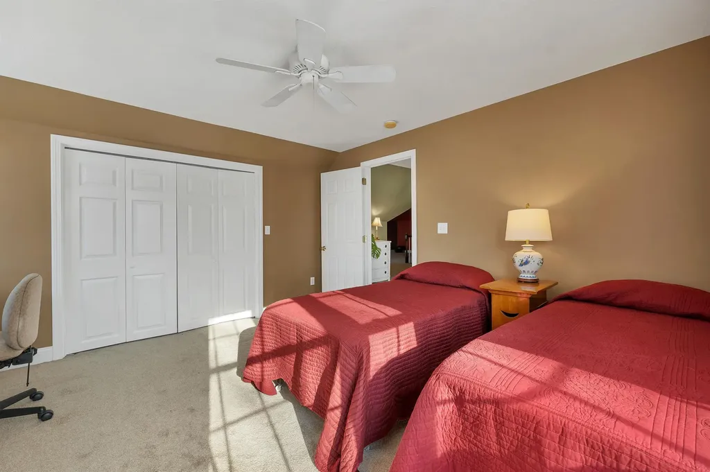 31 Longmeadow Drive Brentwood NH 03833