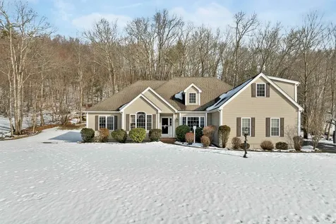 31 Longmeadow Drive Brentwood NH 03833