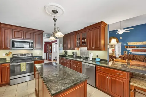 31 Longmeadow Drive Brentwood NH 03833