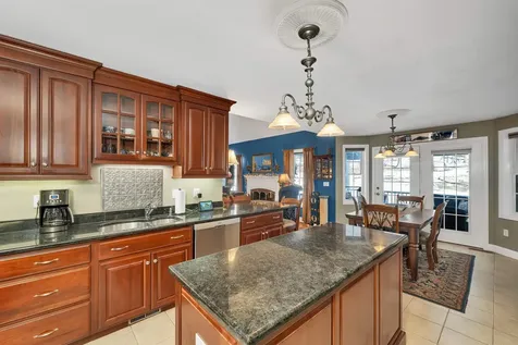 31 Longmeadow Drive Brentwood NH 03833