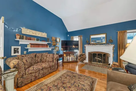 31 Longmeadow Drive Brentwood NH 03833