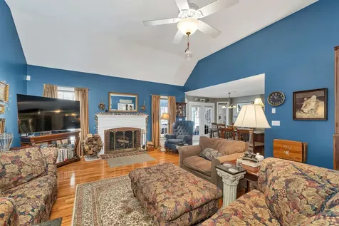 31 Longmeadow Drive Brentwood NH 03833