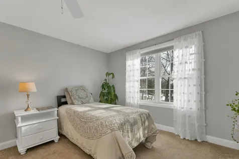 31 Longmeadow Drive Brentwood NH 03833