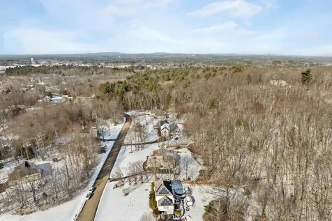 31 Longmeadow Drive Brentwood NH 03833