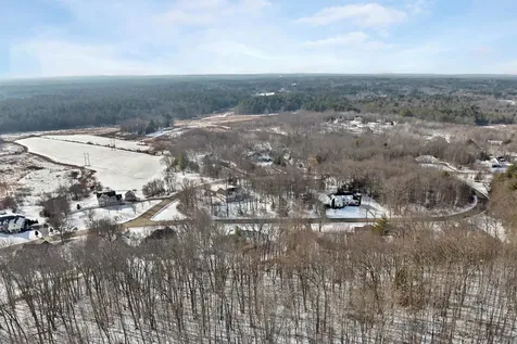 31 Longmeadow Drive Brentwood NH 03833