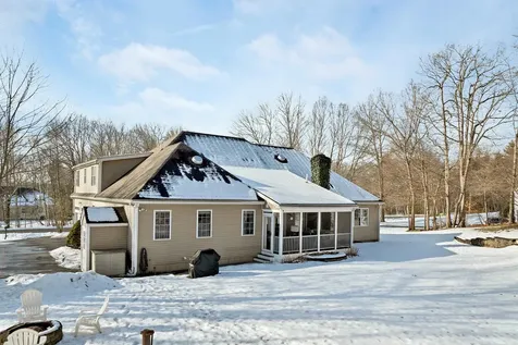 31 Longmeadow Drive Brentwood NH 03833