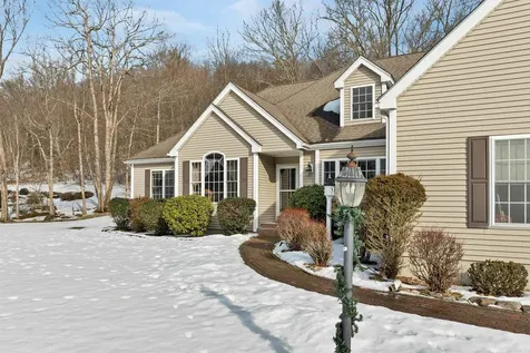 31 Longmeadow Drive Brentwood NH 03833