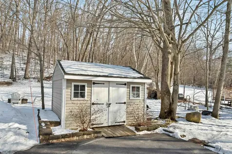 31 Longmeadow Drive Brentwood NH 03833