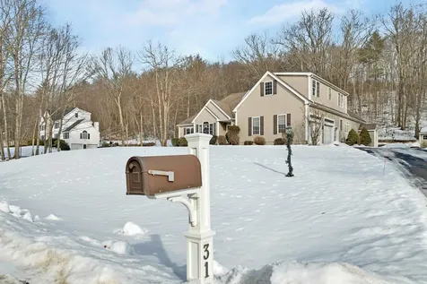31 Longmeadow Drive Brentwood NH 03833
