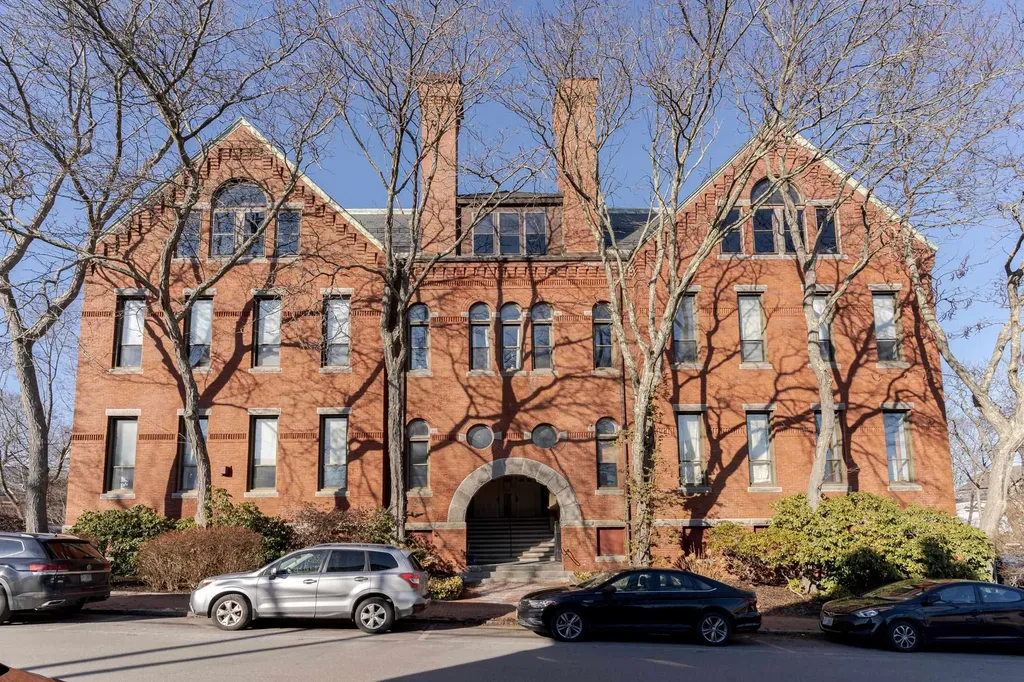 609 State Street Portsmouth NH 03801